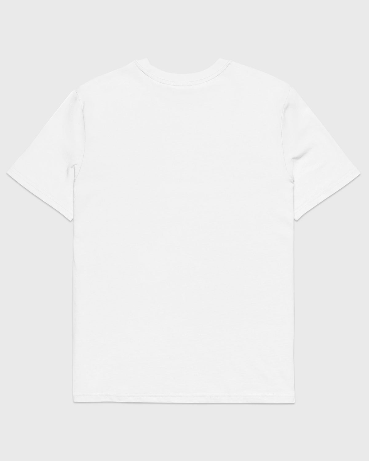 Rückansicht eines weißen PRETTY USELESS T-Shirts ohne Rückendruck.
